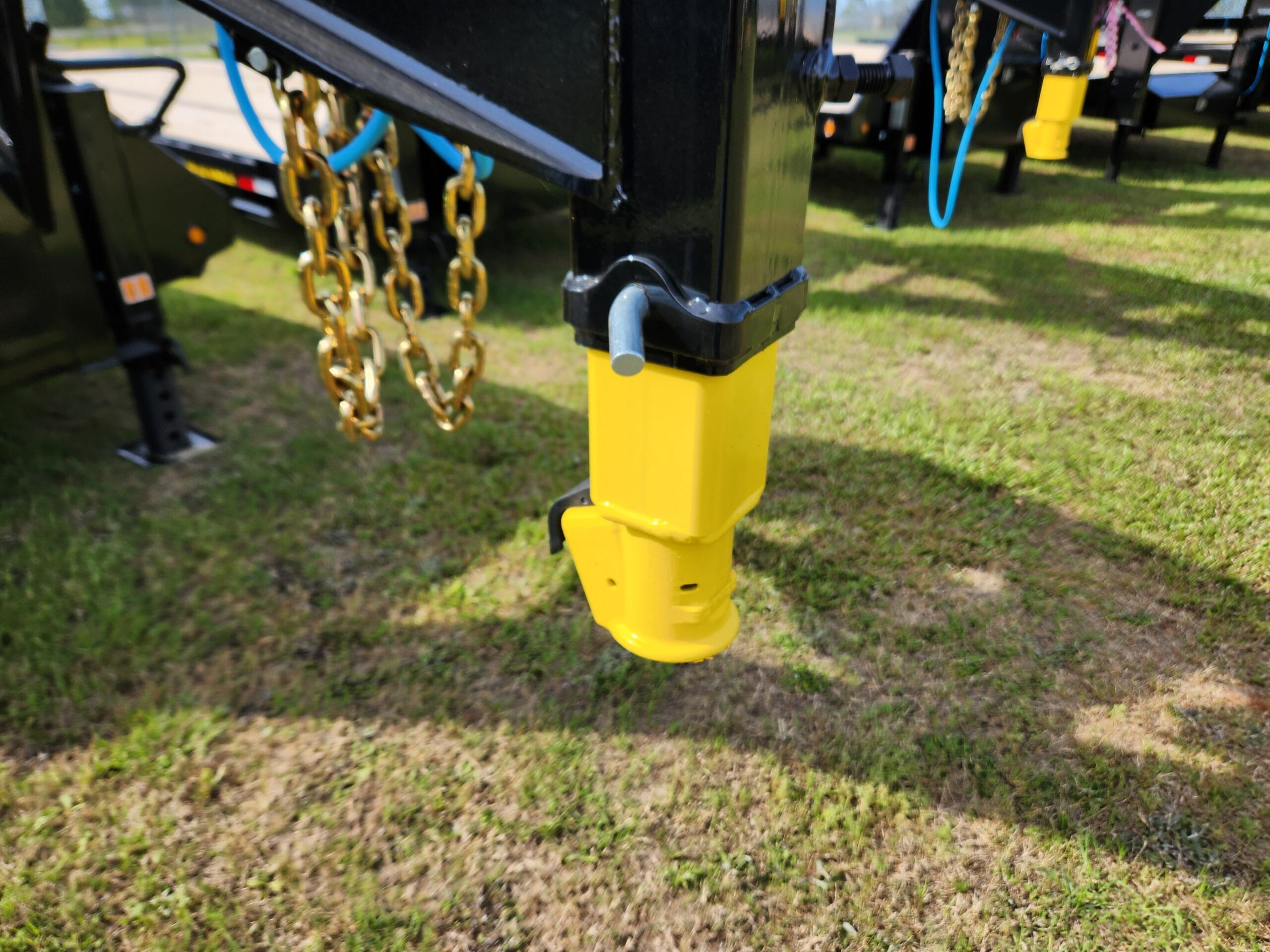 Big Tex 25′ Gooseneck Trailer 12 Ton 22GN-20+5 Mega Ramps - Image 4